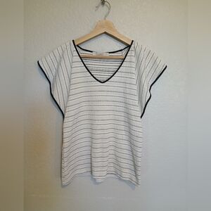 💚5/$25 LOFT Black & White Striped V-Neck Textured Blouse Size Medium